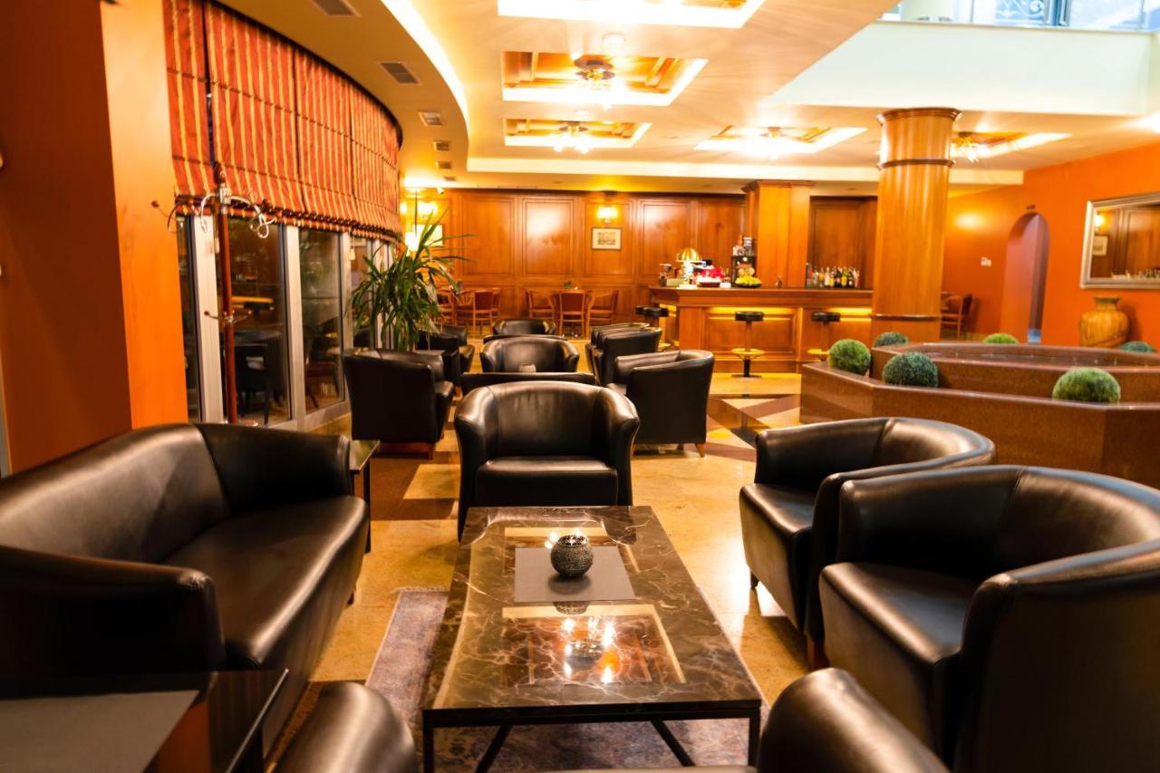 Hotel Ambasador Prishtina Приштина Екстер'єр фото