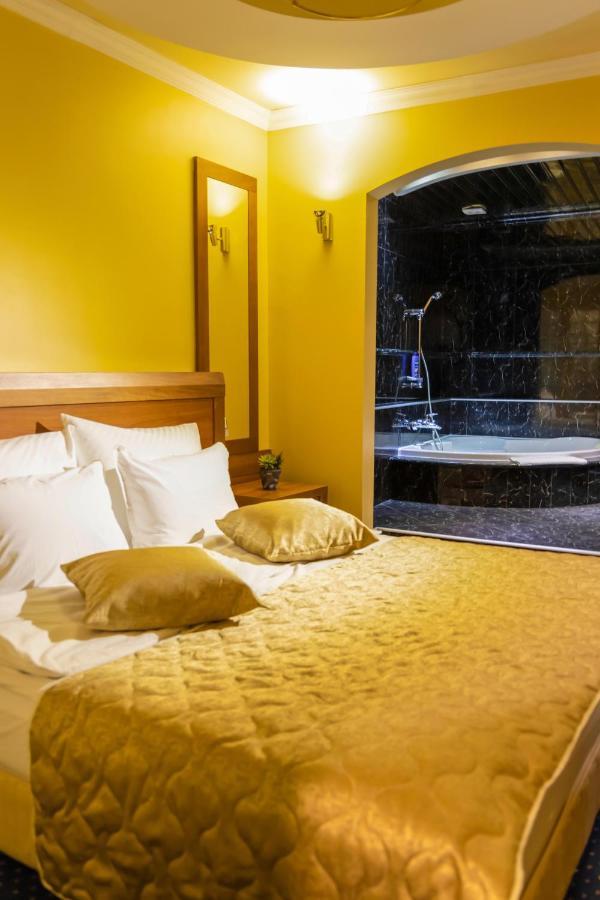 Hotel Ambasador Prishtina Приштина Екстер'єр фото