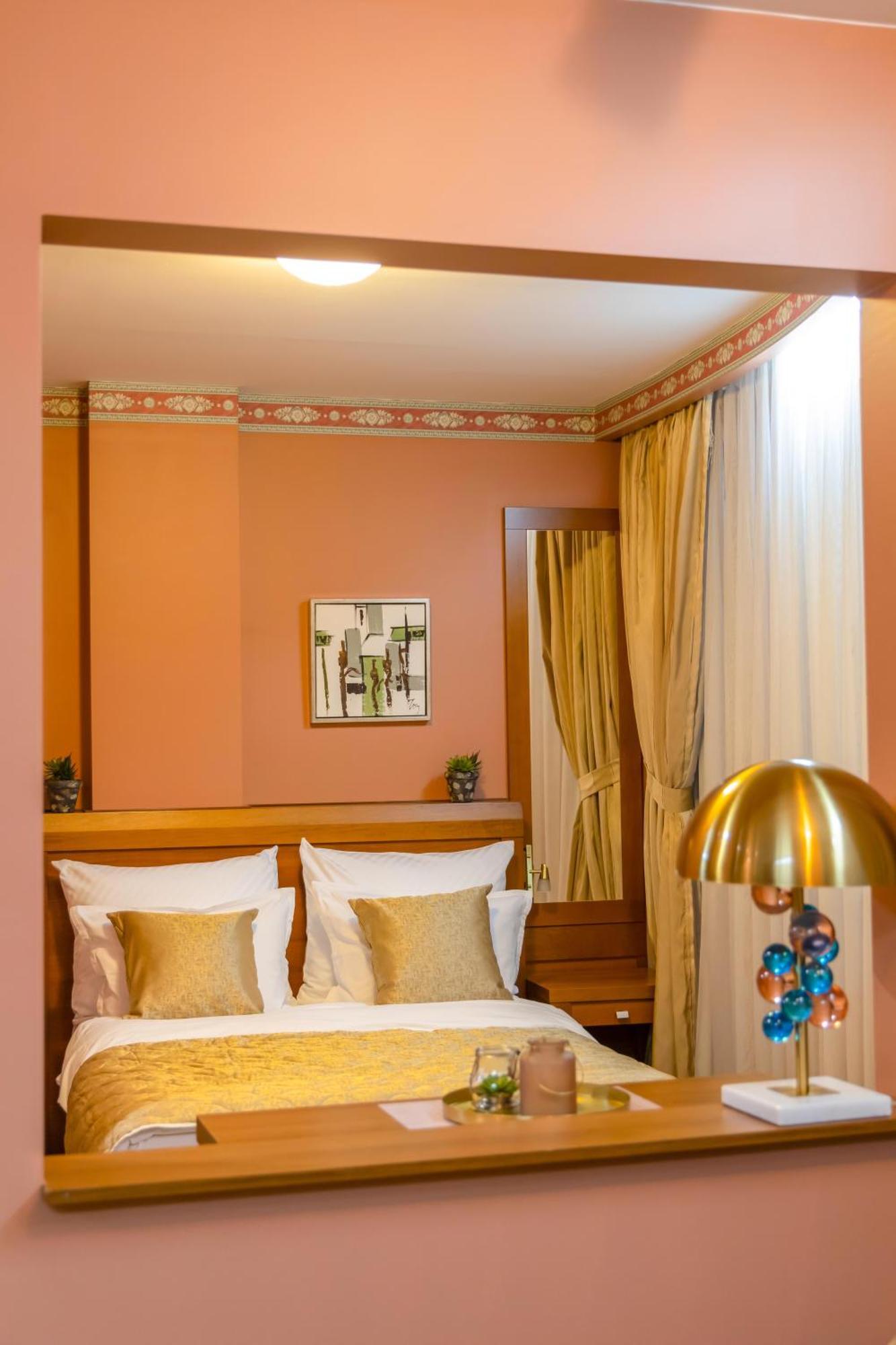 Hotel Ambasador Prishtina Приштина Екстер'єр фото